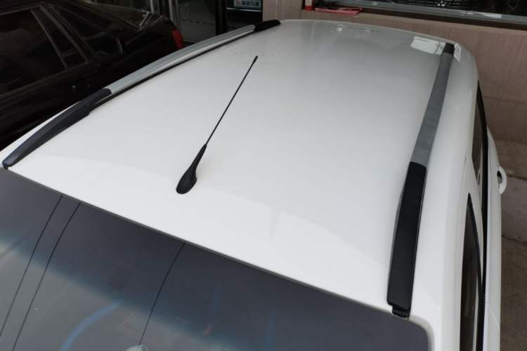 Used Baojun 310 2016 1.2L manual Comfort trim level Roof