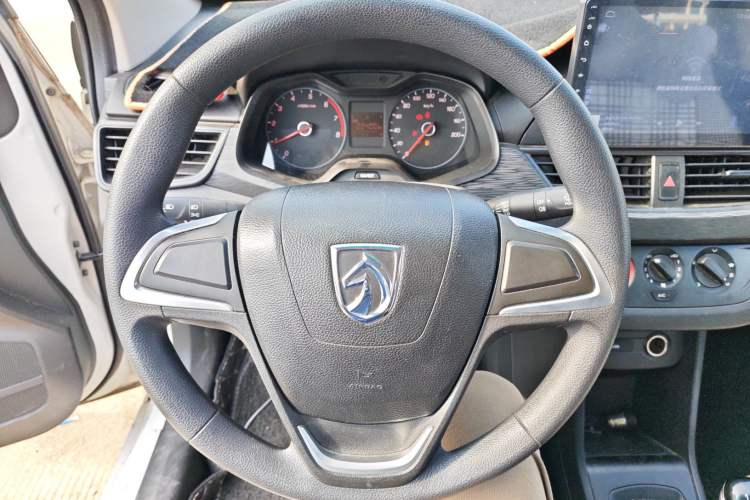 Used Baojun 310 2016 1.2L manual Comfort trim level Steering Wheel
