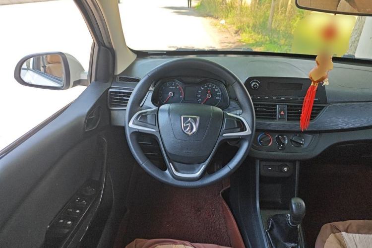 Used Baojun 310 2016 1.2L manual Comfort trim level Steering Wheel