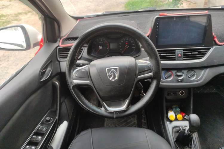 Used Baojun 310 2016 1.2L manual Comfort trim level Steering Wheel