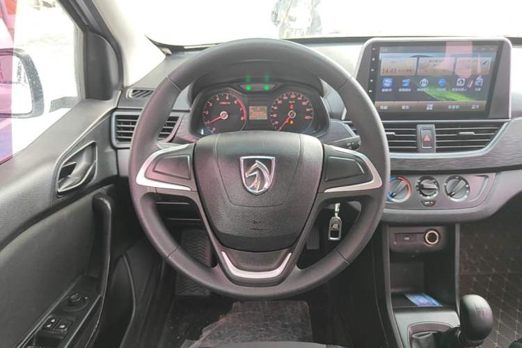 Used Baojun 310 2016 1.2L manual Comfort trim level Steering Wheel