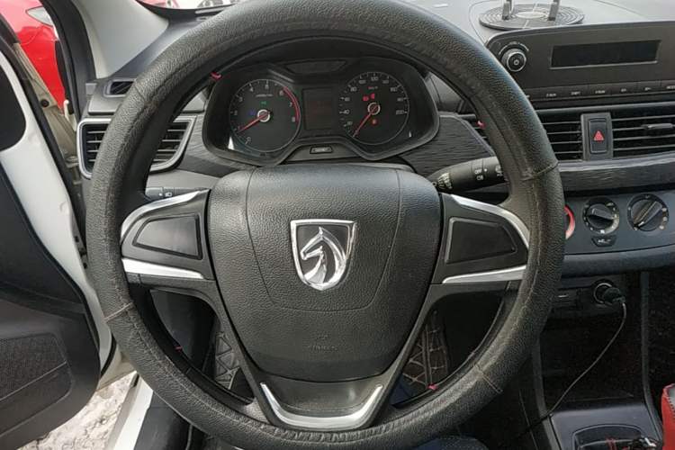 Used Baojun 310 2016 1.2L manual Comfort trim level Steering Wheel