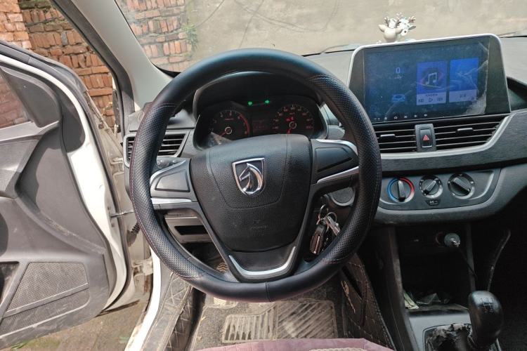 Used Baojun 310 2016 1.2L manual Comfort trim level Steering Wheel