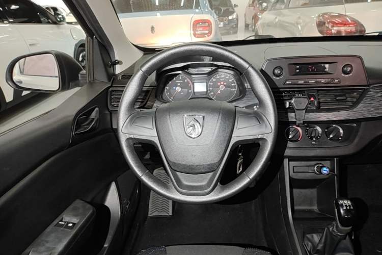 Used Baojun 310 2016 1.2L Manual Value Edition Steering Wheel