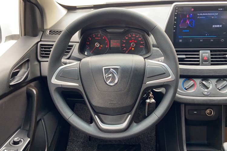Used Baojun 310 2016 1.2L manual Comfort trim level Steering Wheel