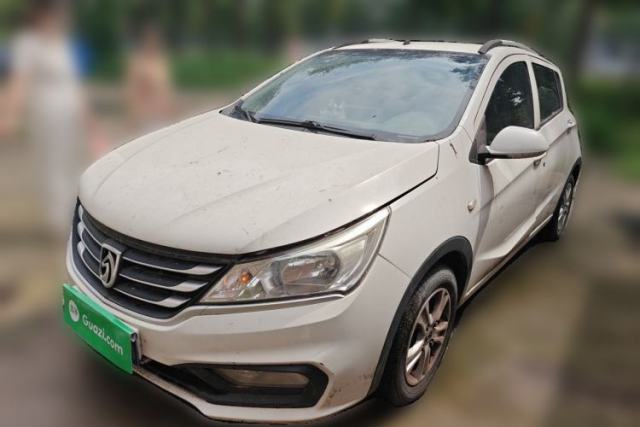Used Baojun 310 2016 1.2L manual Comfort trim level