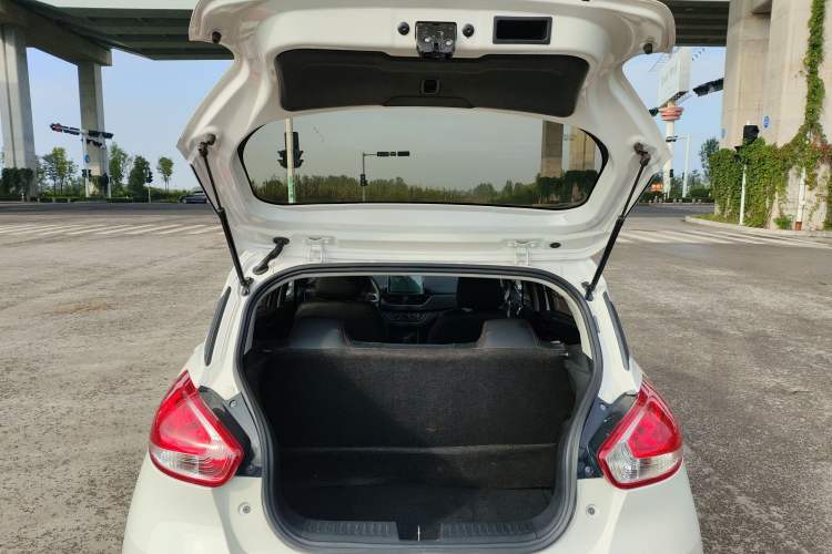 Used Baojun 310 2016 1.2L manual Comfort trim level Trunk