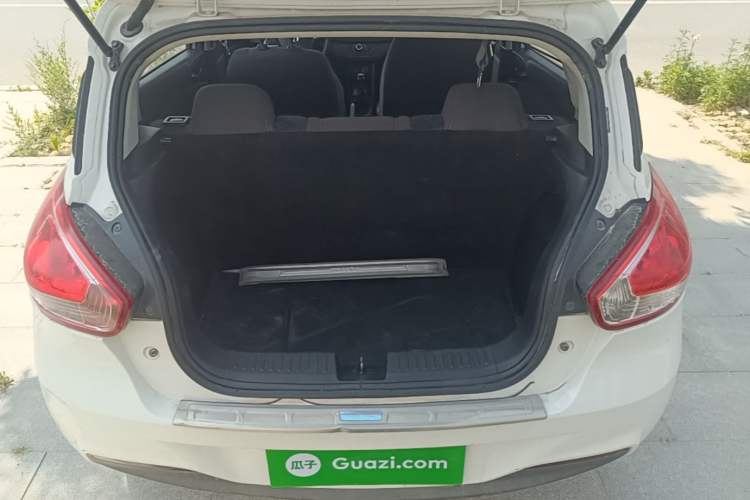 Used Baojun 310 2016 1.2L manual Comfort trim level Trunk