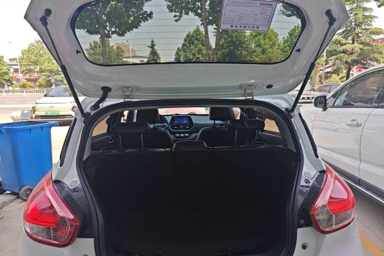 Used Baojun 310 2016 1.2L Manual Luxury Model Trunk