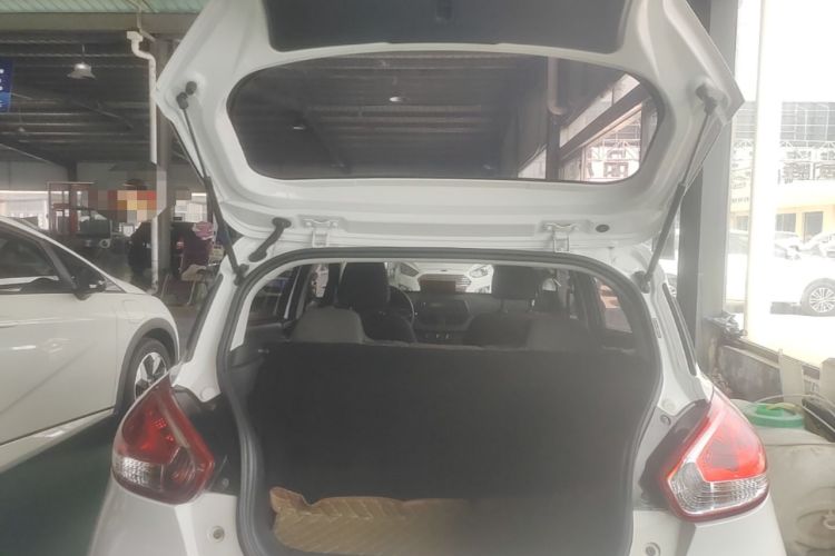 Used Baojun 310 2016 1.2L manual Comfort trim level Trunk