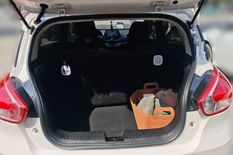 Used Baojun 310 2016 1.2L manual Comfort trim level Trunk
