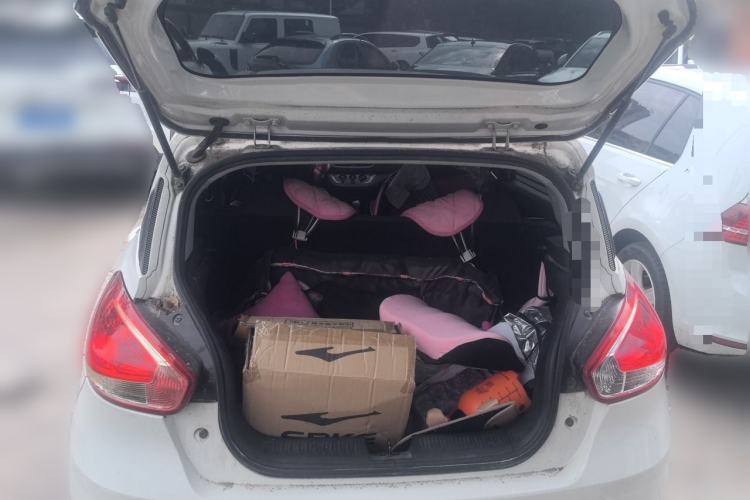 Used Baojun 310 2016 1.2L manual Comfort trim level Trunk
