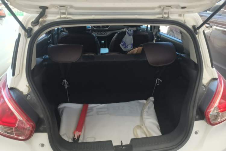Used Baojun 310 2016 1.2L manual Comfort trim level Trunk