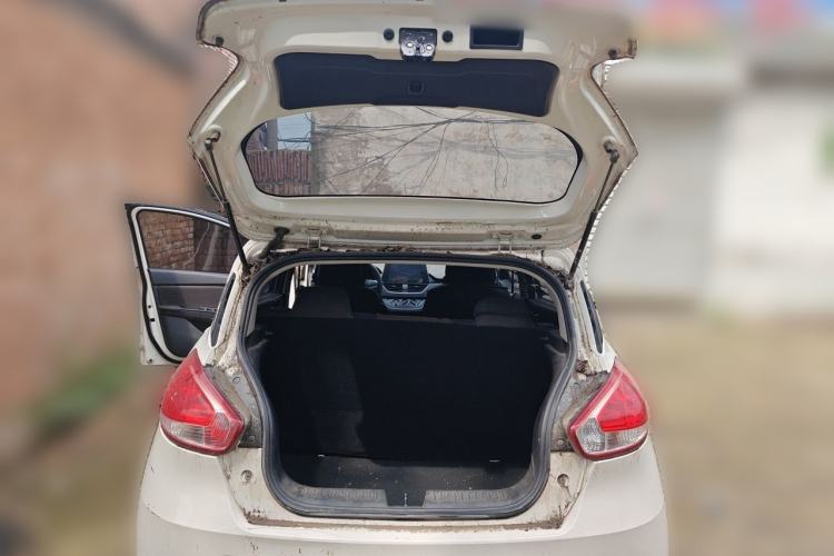 Used Baojun 310 2016 1.2L manual Comfort trim level Trunk