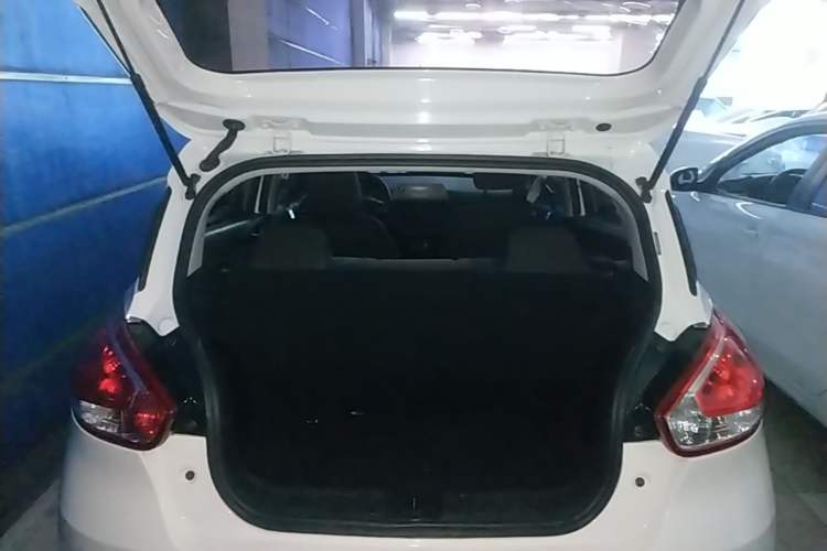 Used Baojun 310 2016 1.2L manual Comfort trim level Trunk