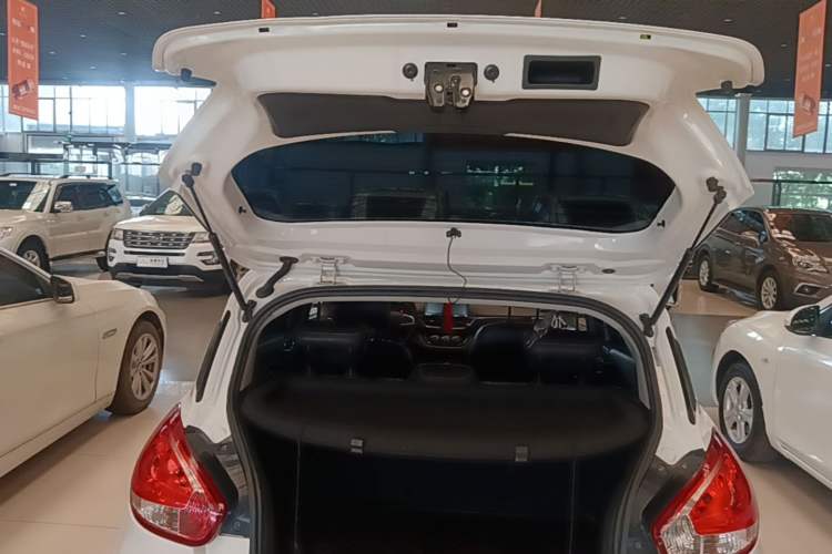 Used Baojun 310 2016 1.2L Manual Luxury Model Trunk
