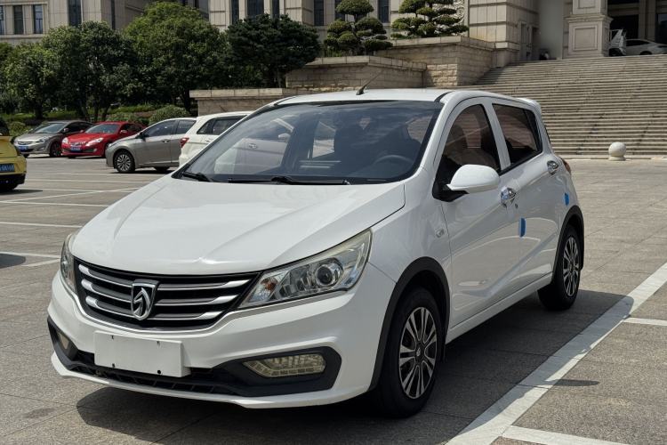 Baojun 310 2016 1.2L manual Comfort trim level d’occasion Guazi used car, China used car export, Used car for sale, Used cars, Cheapest cars for sale