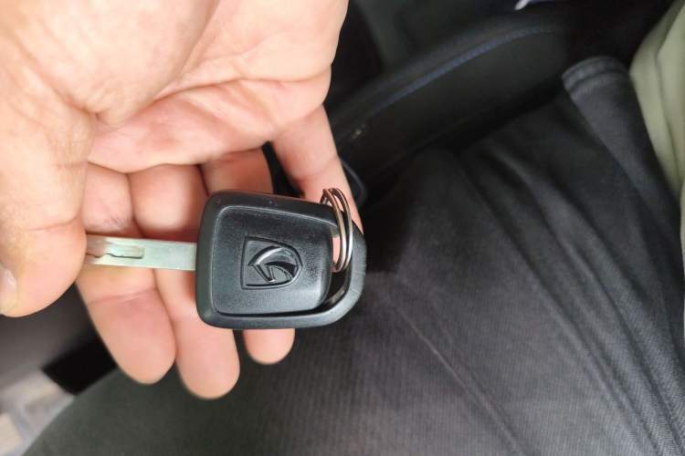 Used Baojun 310 2016 1.2L manual Comfort trim level Vehicle Key