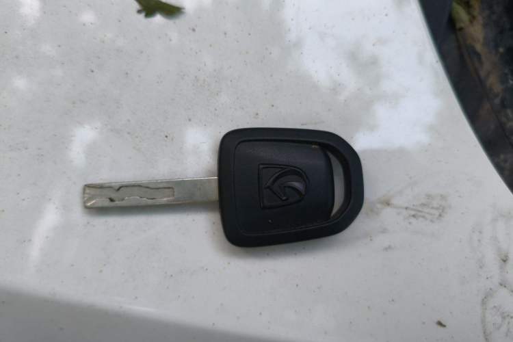 Used Baojun 310 2016 1.2L manual Comfort trim level Vehicle Key