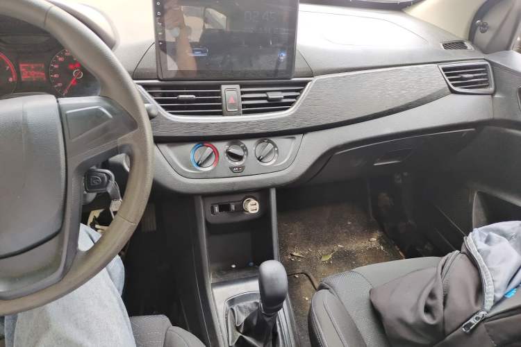 Used Baojun 310 2016 1.2L Manual Value Edition Audio And AC Panel