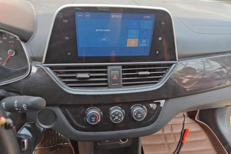 Used Baojun 310 2016 1.2L Manual Luxury Model Audio And AC Panel