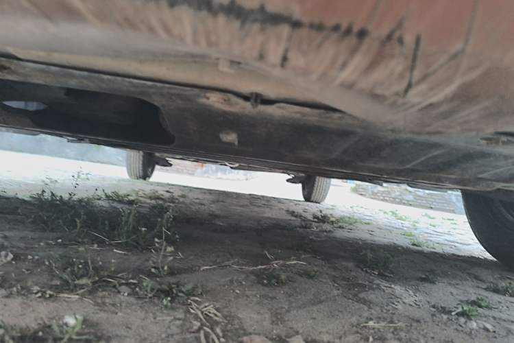 Used Baojun 310 2016 1.2L manual Comfort trim level Chassis Front