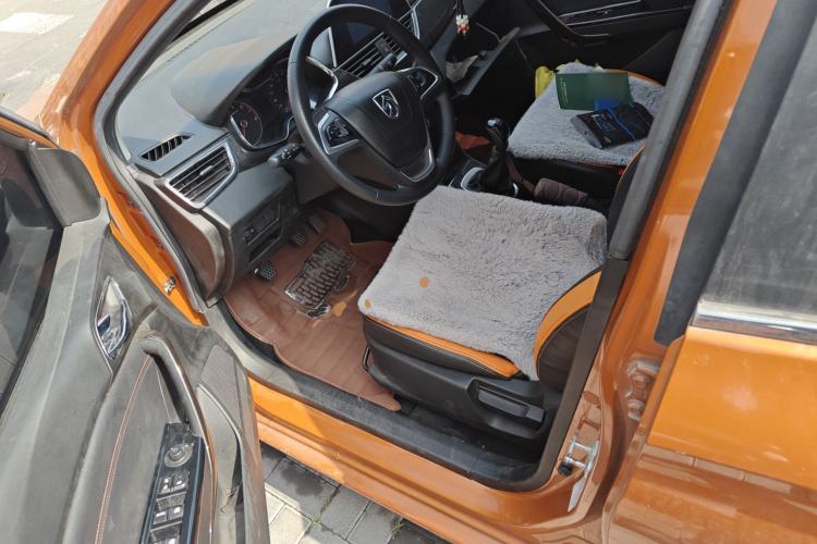 Used Baojun 310 2016 1.2L Manual Luxury Model Driver Seat