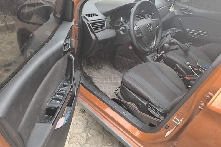 Used Baojun 310 2016 1.2L manual Comfort trim level Driver Seat