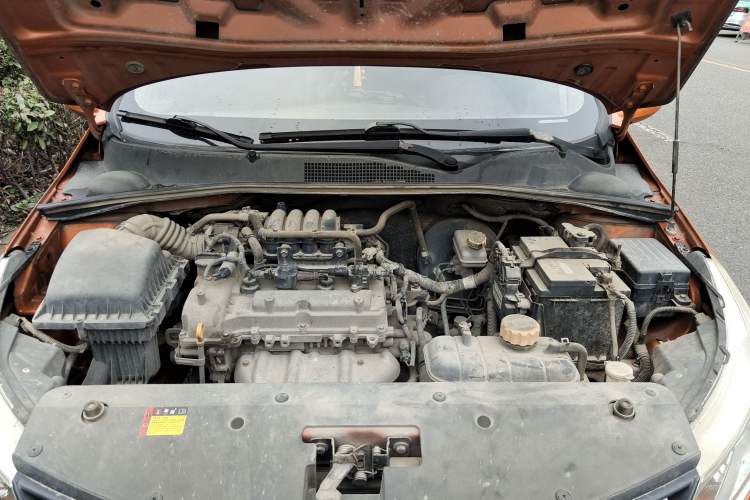 Used Baojun 310 2016 1.2L manual Comfort trim level Engine Bay