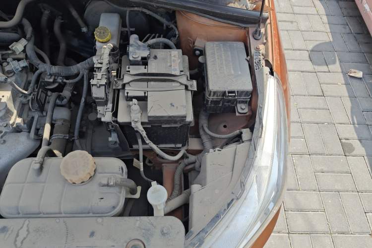 Used Baojun 310 2016 1.2L Manual Luxury Model Engine Bay Left