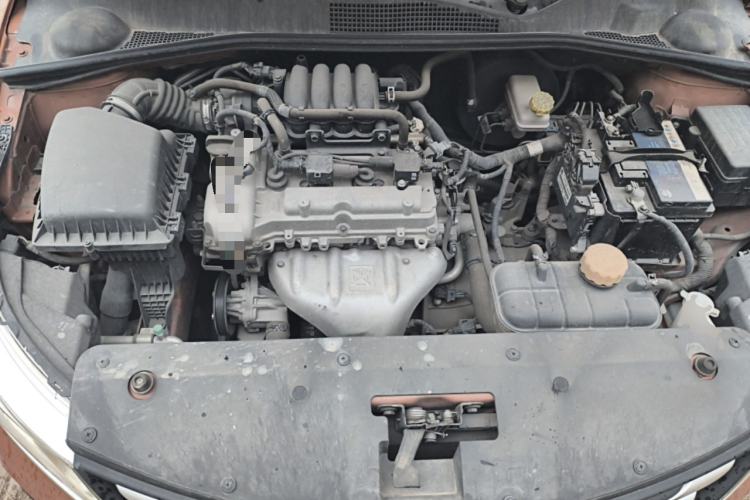 Used Baojun 310 2016 1.2L manual Comfort trim level Engine Bay