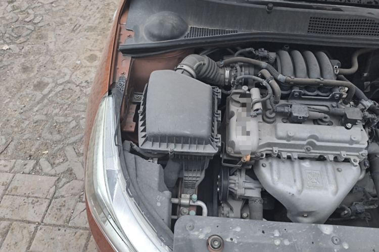 Used Baojun 310 2016 1.2L manual Comfort trim level Engine Bay Right