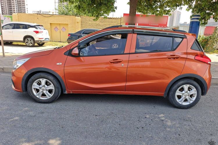 Used Baojun 310 2016 1.2L Manual Fashionable Edition Exterior 3