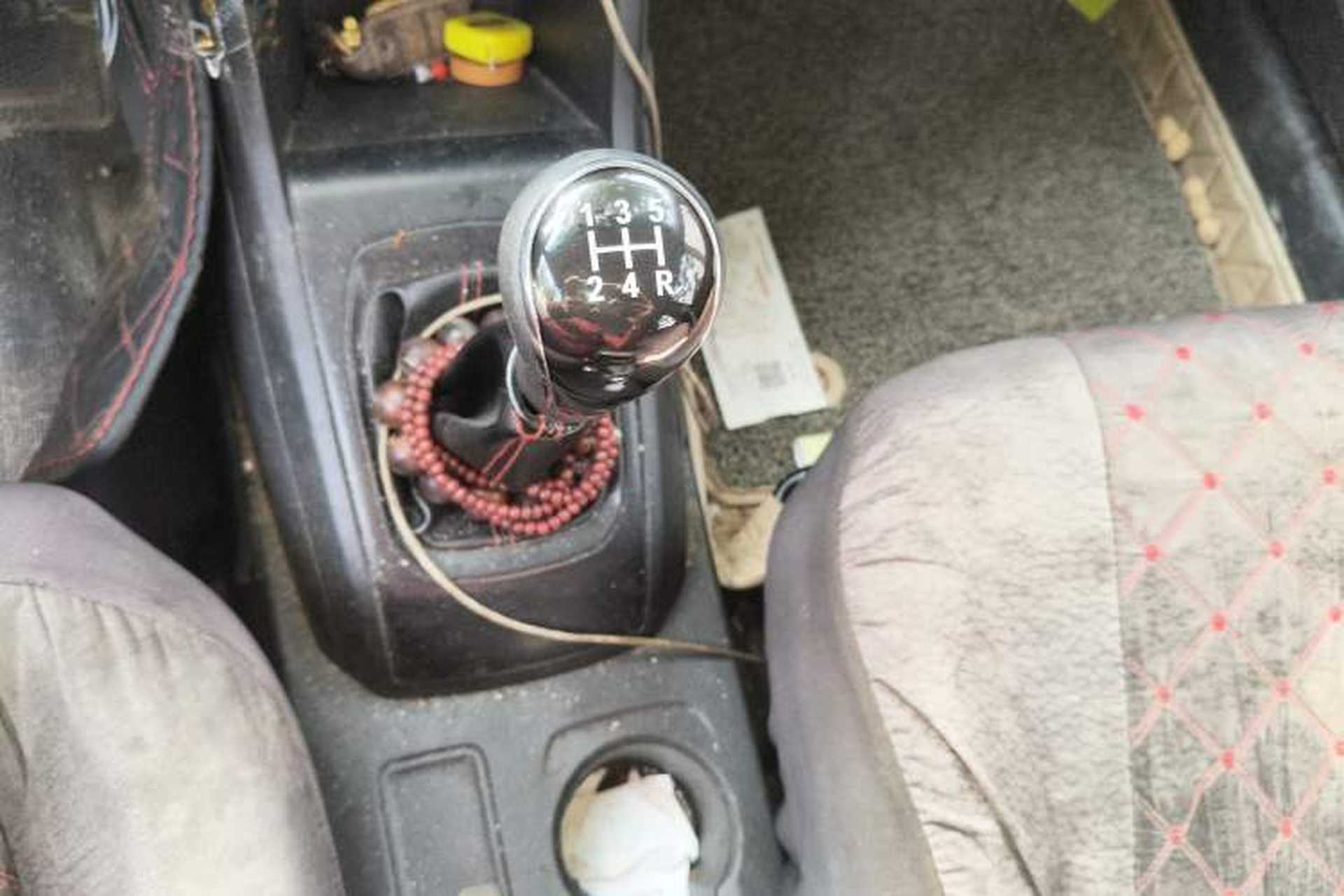 Used Baojun 310 2016 1.2L manual Comfort trim level Gear Lever