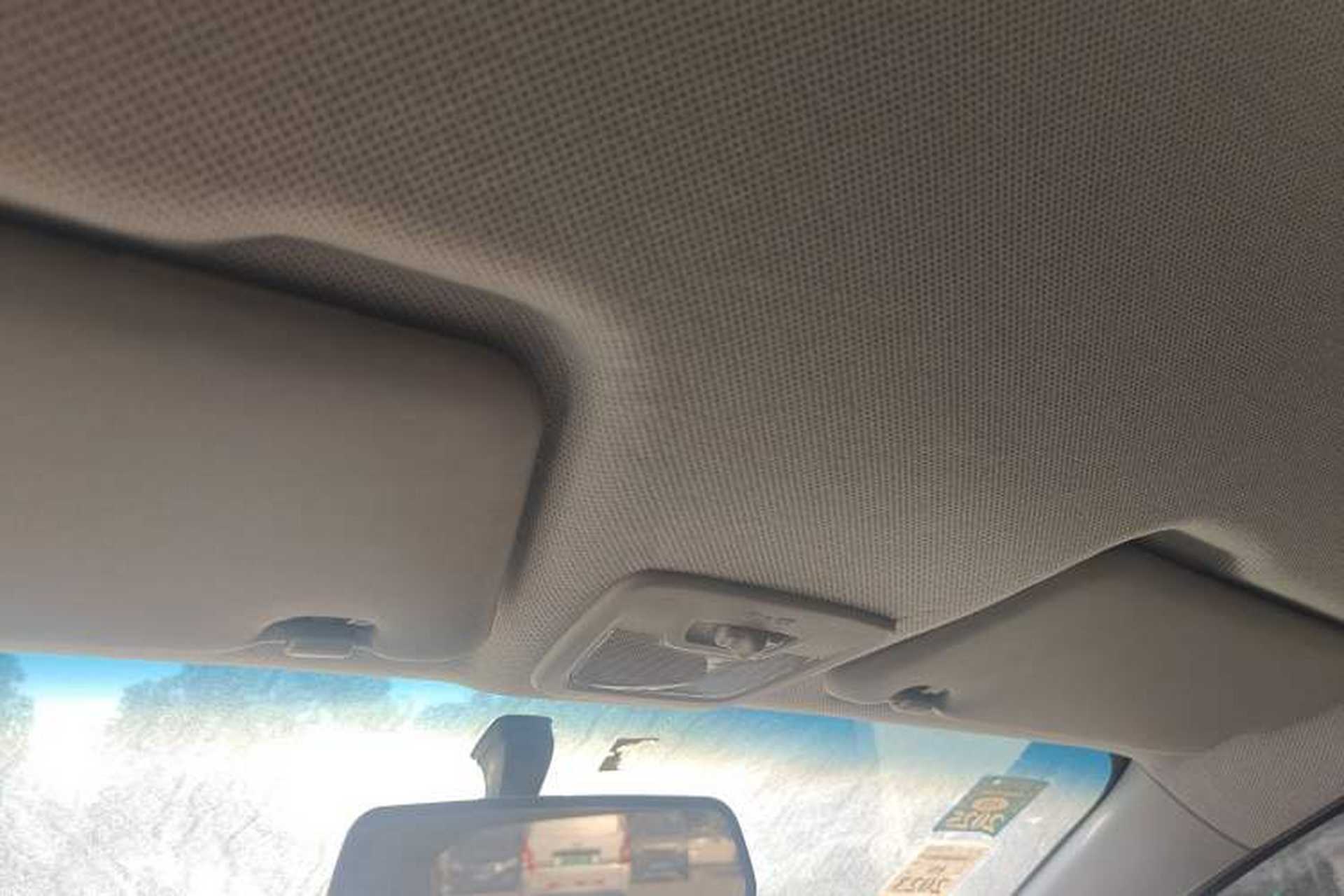 Used Baojun 310 2016 1.2L manual Comfort trim level Headliner