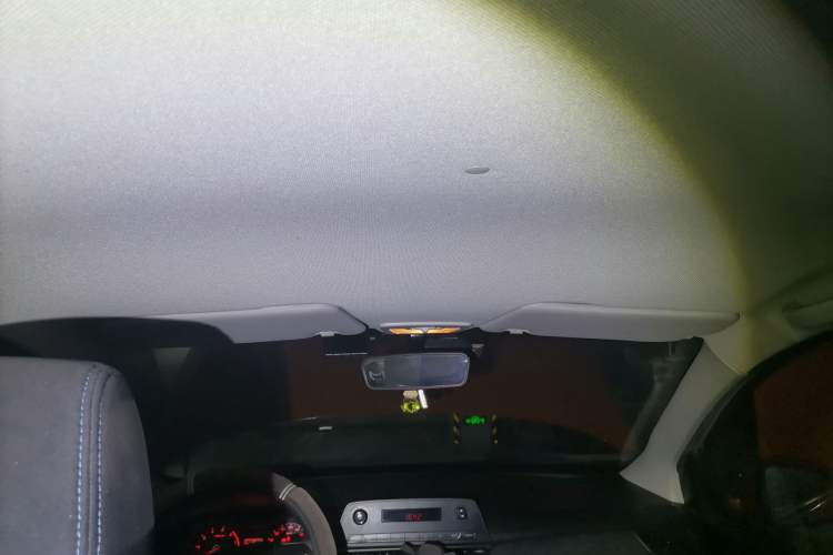 Used Baojun 310 2016 1.2L manual Comfort trim level Headliner