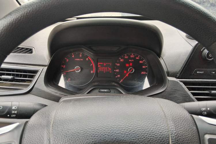 Used Baojun 310 2016 1.2L manual Comfort trim level Instrument Cluster