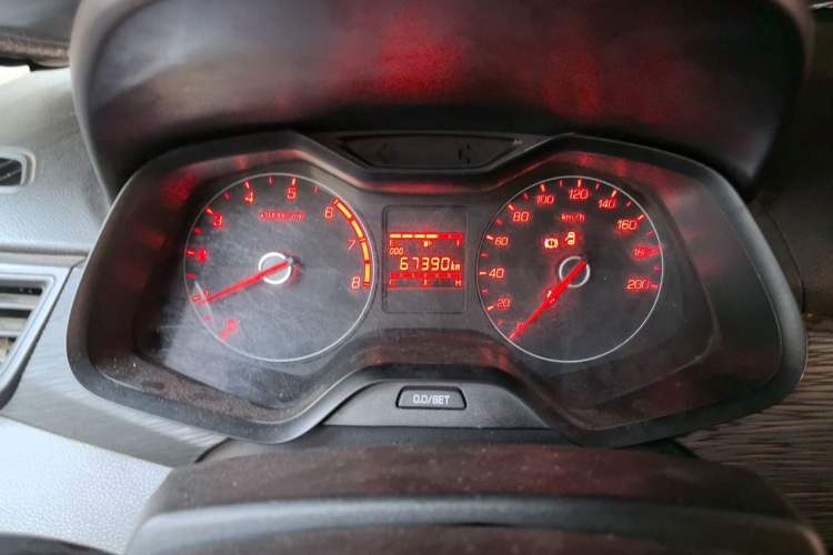Used Baojun 310 2016 1.2L manual Comfort trim level Instrument Cluster