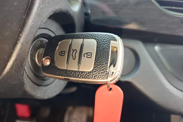 Used Baojun 310 2016 1.2L Manual Fashionable Edition Interior 1