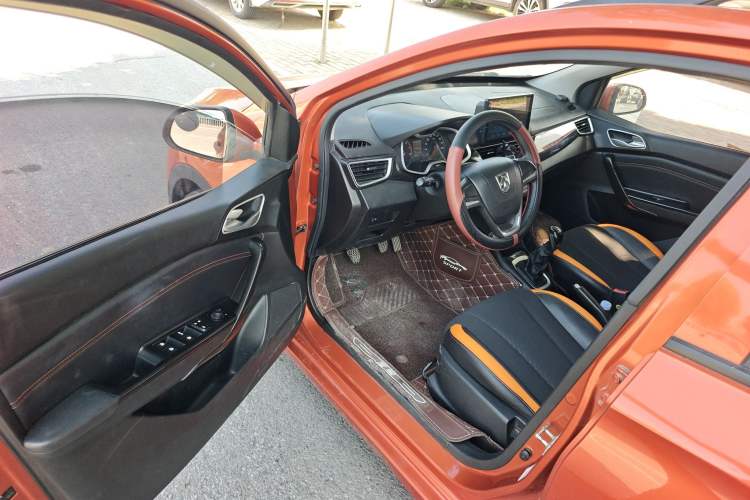 Used Baojun 310 2016 1.2L Manual Fashionable Edition Interior 3
