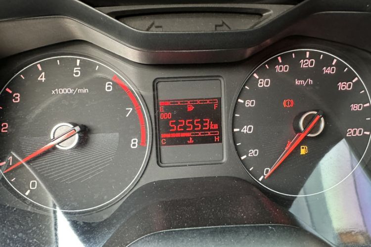Used Baojun 310 2016 1.2L Manual Value Edition Interior 5