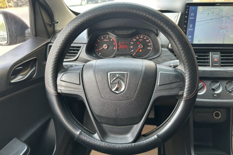 Used Baojun 310 2016 1.2L Manual Value Edition Interior 6