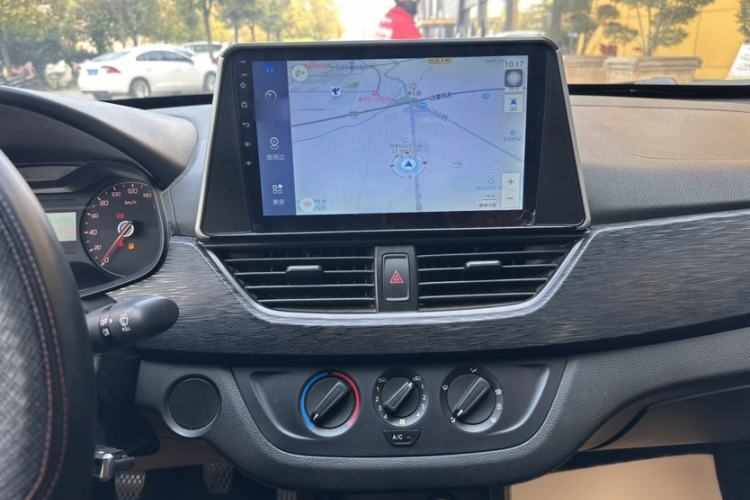Used Baojun 310 2016 1.2L Manual Value Edition Interior 7