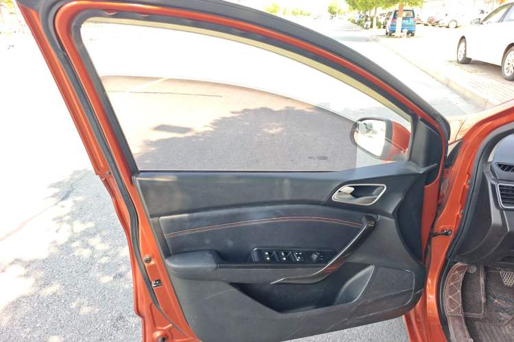 Used Baojun 310 2016 1.2L Manual Fashionable Edition Interior 7