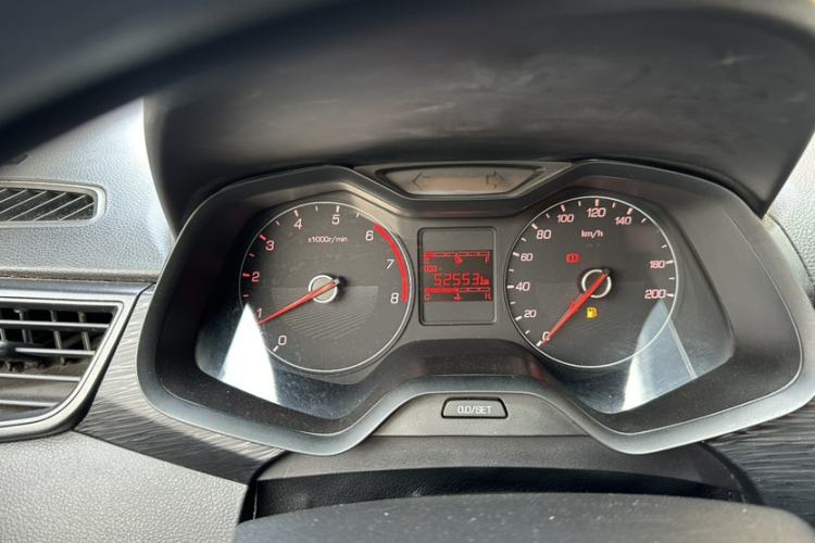 Used Baojun 310 2016 1.2L Manual Value Edition Interior 8
