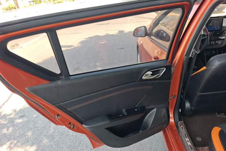 Used Baojun 310 2016 1.2L Manual Fashionable Edition Interior 8