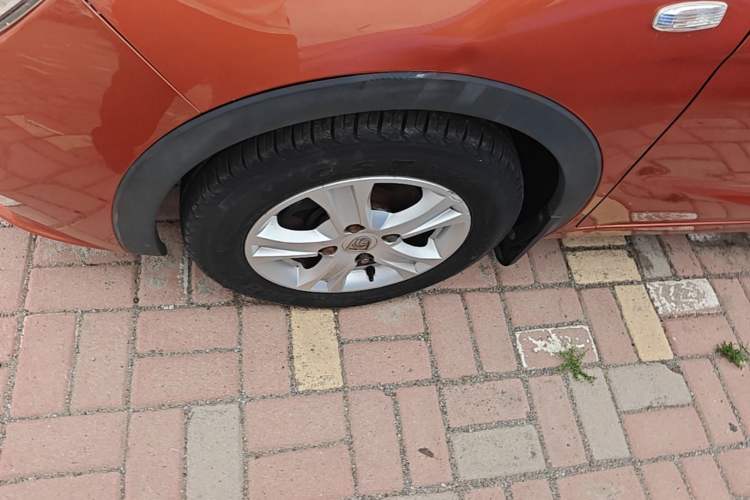 Used Baojun 310 2016 1.2L Manual Fashionable Edition Left Front Wheel Hub