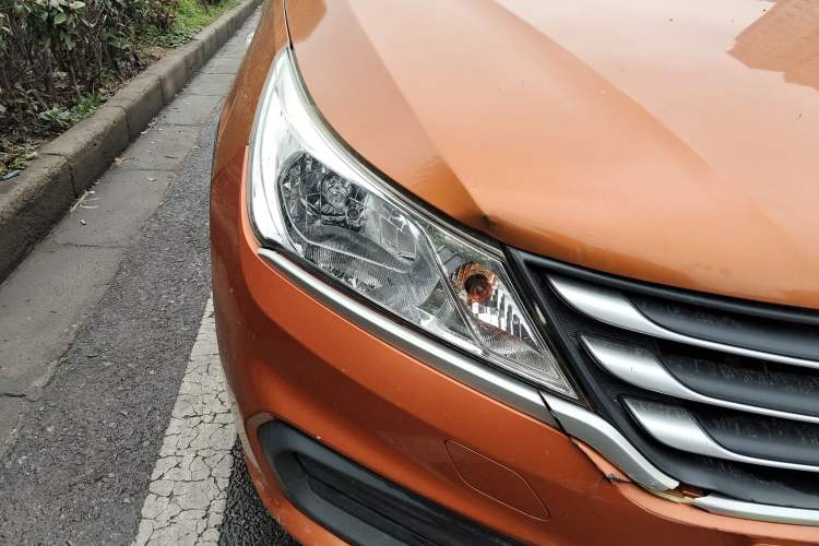 Used Baojun 310 2016 1.2L manual Comfort trim level Right Front Headlight