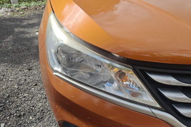 Used Baojun 310 2016 1.2L Manual Value Edition Right Front Headlight