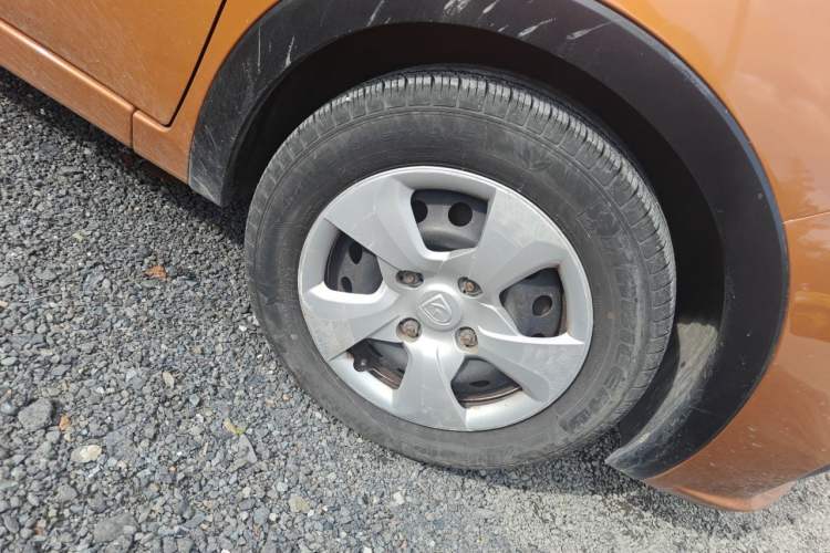 Used Baojun 310 2016 1.2L Manual Value Edition Right Front Wheel Hub